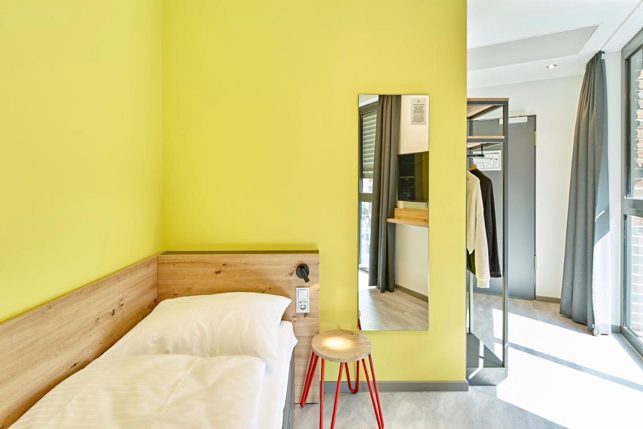 Meininger Hotel Koeln West Bagian luar foto