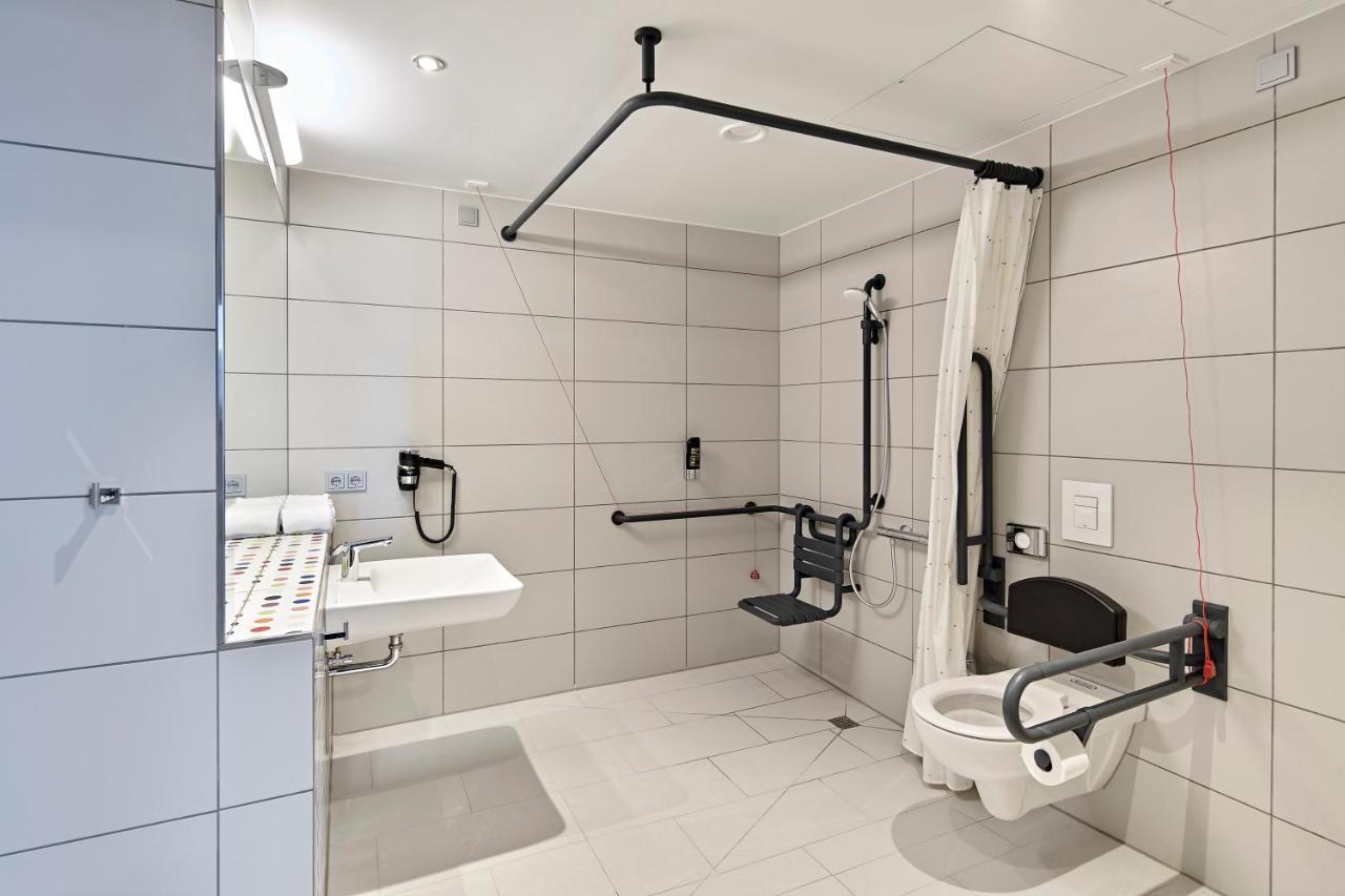 Meininger Hotel Koeln West Bagian luar foto