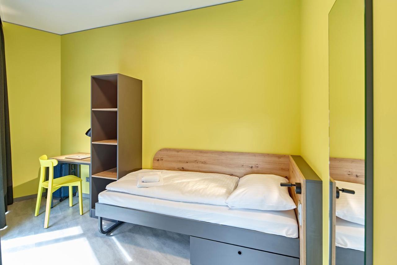 Meininger Hotel Koeln West Bagian luar foto